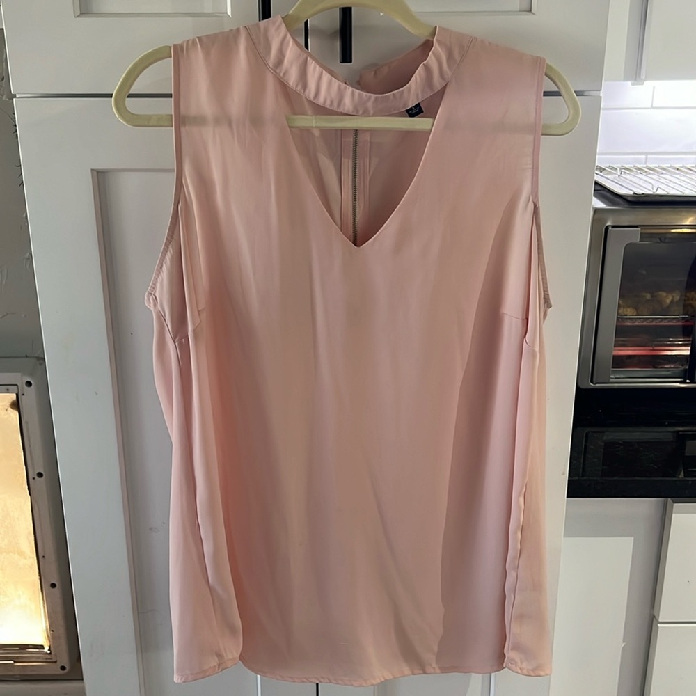 EUC Torrid Tank Top SZ 1 Halter High Neck Keyhole Blush Top